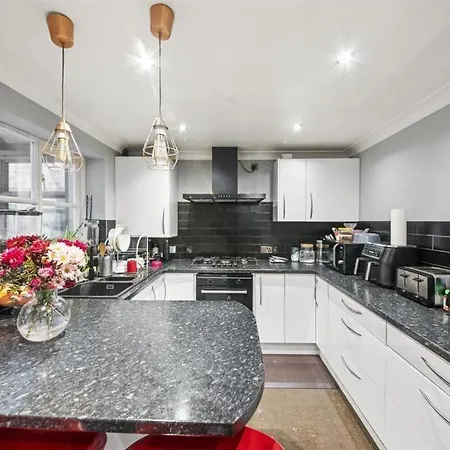 Guest house Yeading
