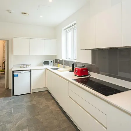 Holiday home Spacious 5bd Family In Leafy West