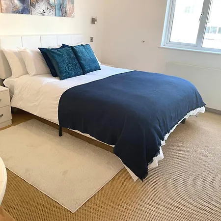 Skyhigh In Paddington Apartment *