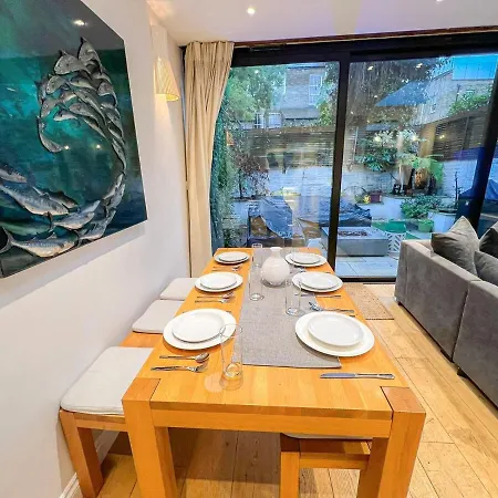 Apartamento 2-bedroom Flat With Private Patio & Firepit In Shepherds Bush Near Hammersmith Londres