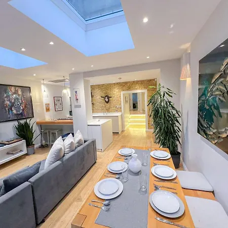 Apartamento 2-bedroom Flat With Private Patio & Firepit In Shepherds Bush Near Hammersmith Londres