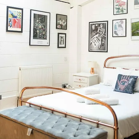 Stylish 3bd - Great Location