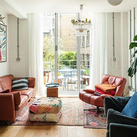 Stylish 3bd - Great Location Apartment