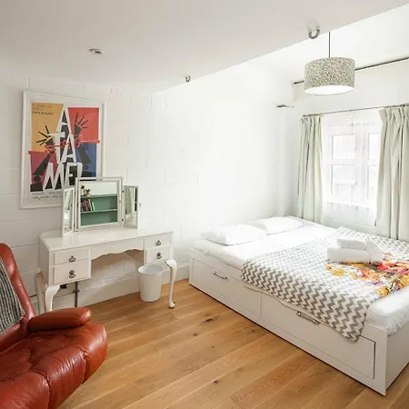 Apartment Stylish 3bd - Great Location