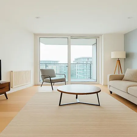 2 Bed Balcony Flat In Greenwich Londres