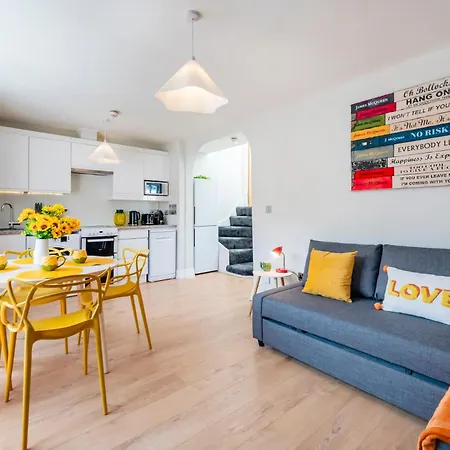 Welcome Notting Hill London