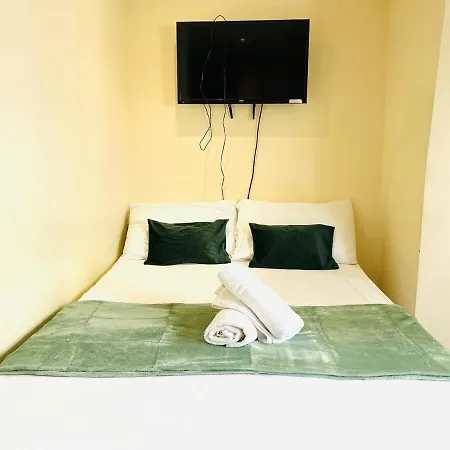 Apartment Fancy One Bedroom Flat In Good Location