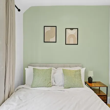 Holiday home Comfy Stylish With Hot Tub Near Tottenham Hotspurs Stadium