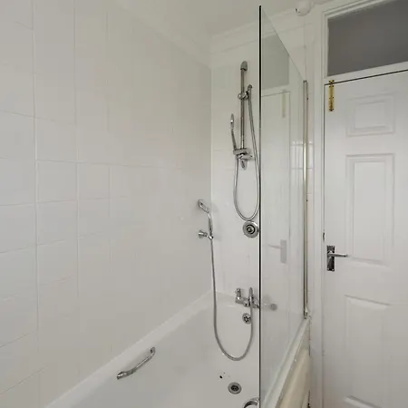 Stylish 2br Flat With Shard Views By Bridge Apartment *