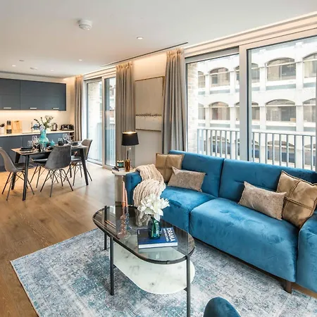 Beautiful In With Balcony-covent Gardens Apartment *