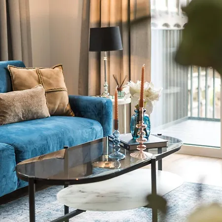 Apartment Beautiful In With Balcony-covent Gardens