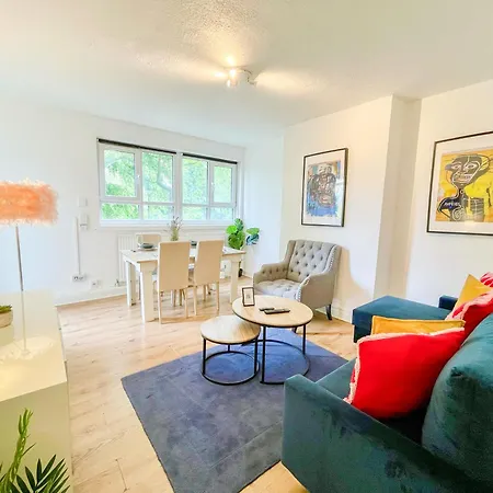 Charming 3-bedroom Flat With Balcony In Finsbury Park Apartamento