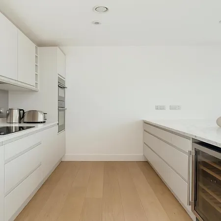 Modern In Colindale * Edgware