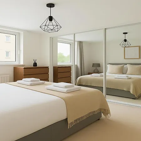 Calm - St Katharine's Residences アパート