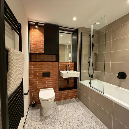 Excel Riverside 1 Bed Apartment