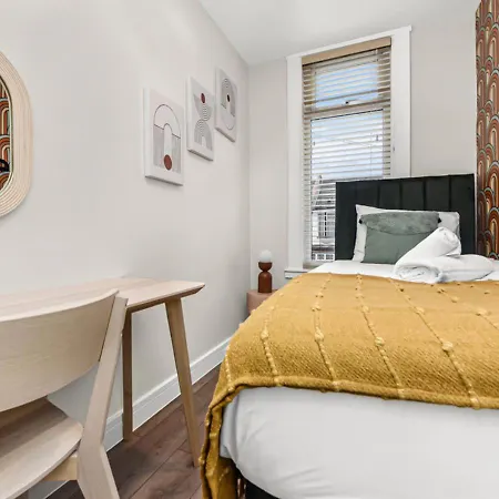 Apartment Urban Oasis - Chic 4br Perfect For Big Groups *