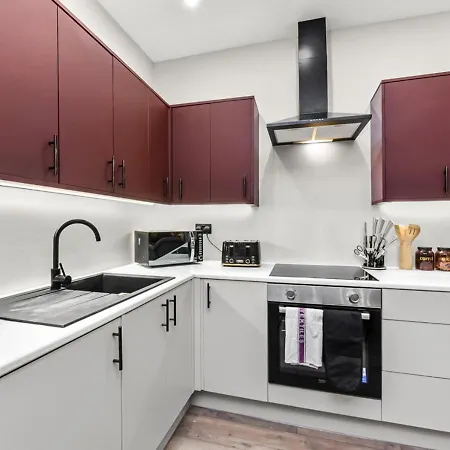 Urban Oasis - Chic 4br Perfect For Big Groups Apartment Harrow