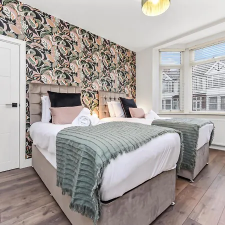 Urban Oasis - Chic 4br Perfect For Big Groups