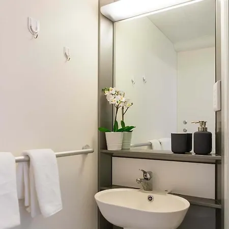 Apartment Student Only Silver Ensuite Mid Level Chapter Islington