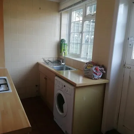 Beautiful And Cosy In Morden * Morden (Greater London)