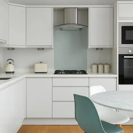 2 Bed Flat Near Portobello