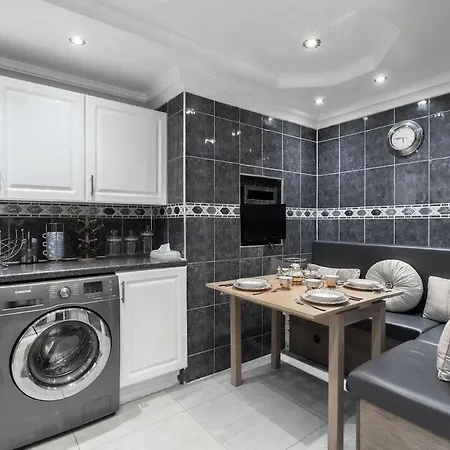 Chic 3bdr In Prime Location London