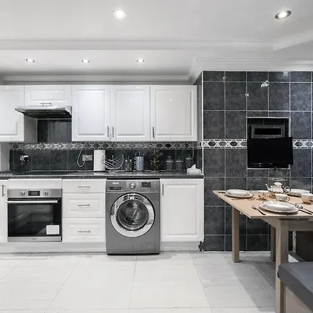 Chic 3bdr In Prime Location Apartment