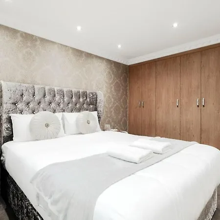 Apartment Chic 3bdr In Prime Location London
