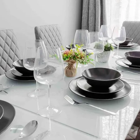 Artistic And Charming 3br 2bath House Marylebone
