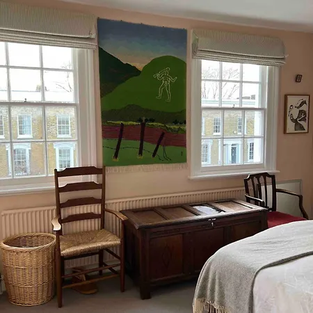 Entire Spacious 3-bedroom Apartment