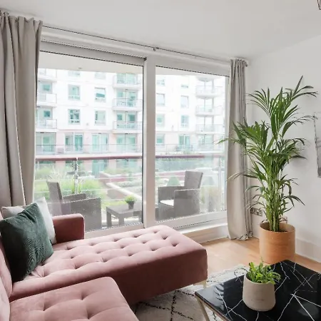 Apartment Riverside With Balcony, 1 Min Walk To Vauxhall Station *