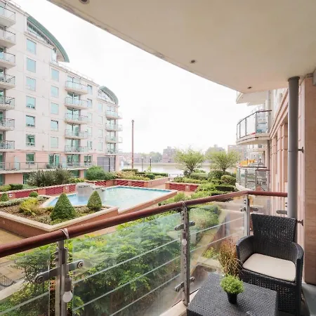 Riverside With Balcony, 1 Min Walk To Vauxhall Station Apartment *