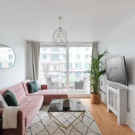 Apartment Riverside With Balcony, 1 Min Walk To Vauxhall Station *