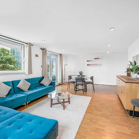 Riverside With Balcony, 1 Min Walk To Vauxhall Station
