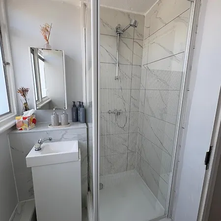 Homestay Private In North En-suite London