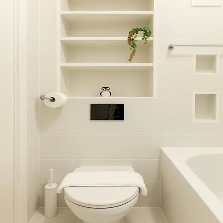2 Bed Flat With Balcony In Chelsea *