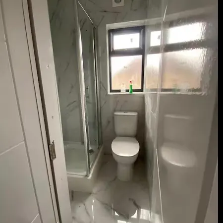 Apartment 2-bed Sunny London - Sleeps 4 & Parking Hendon