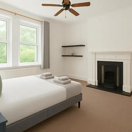 Apartment 2 Bed Flat Near Chiswick Park