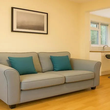2 Bed Flat In Elephant & Castle