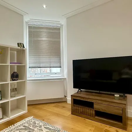 Brand New Serviced In Prime St John's Wood