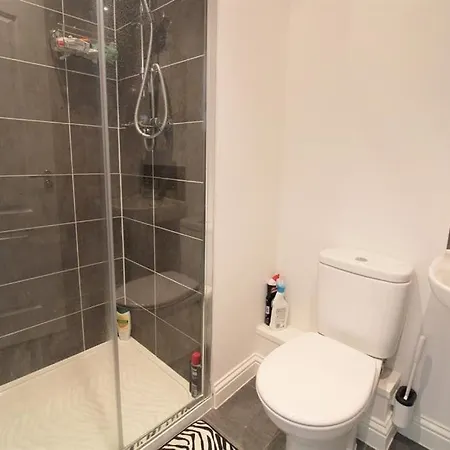 5 Bed And 3 Bath House In London