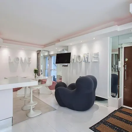 Luxury Hampstead Garden Apartment *
