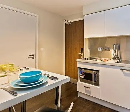 Student Only Bronze 2 Bed Iq Paris Garden * Londres