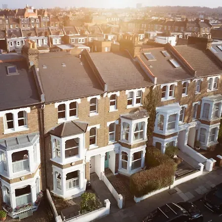 Brook Stylish 2 Bed Apartment London