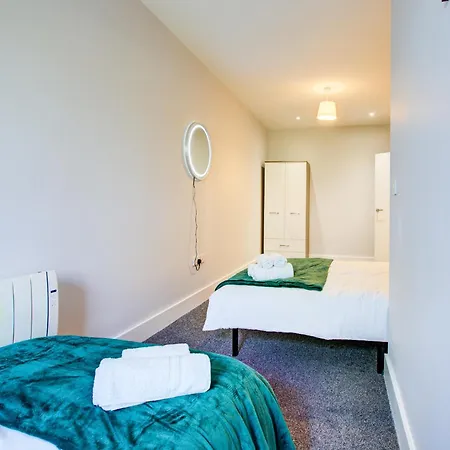 Apartment 2 Bedroom Flat 6 Mins From Heathrow Airport Flat 41 Harmondsworth