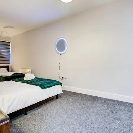 2 Bedroom Flat 6 Mins From Heathrow Airport Flat 41 Apartment Harmondsworth