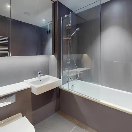 The Place- Greenwich 2-Bed Flat *