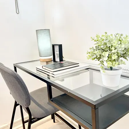 Ample 3-bedroom Flat With Lift In Kings Cross, Islington 公寓