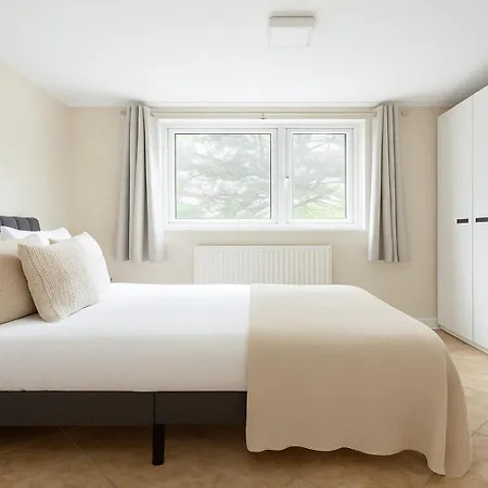 1 Bed Flat In Archway Apartment