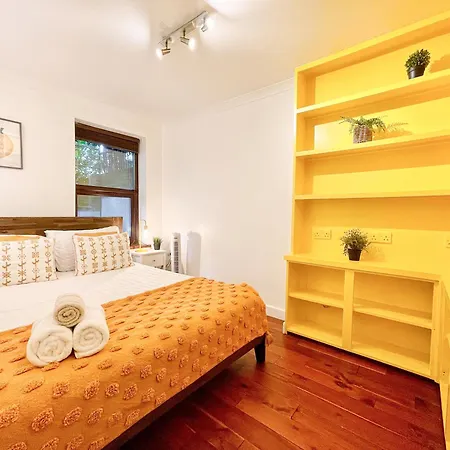 Apartamento New 4-bed, 3-bath With Balcony And Free Parking In Crouch End Near Alexandra Palace *